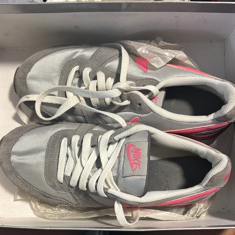 Nike Sneakers with Gray and Pink Highlights